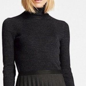 EXTRA FINE MERINO RIBBED TURTLENECK SWEATER